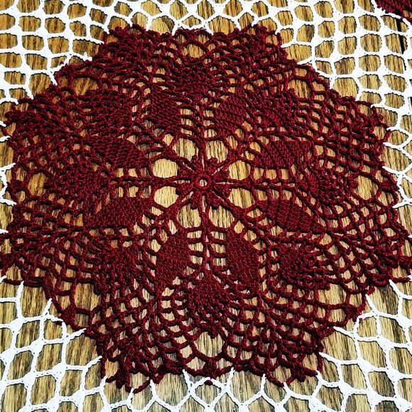 Vintage Style New Hand Crafted Burgundy and White, 20" Pineapple Doily. - Picture 5 of 5